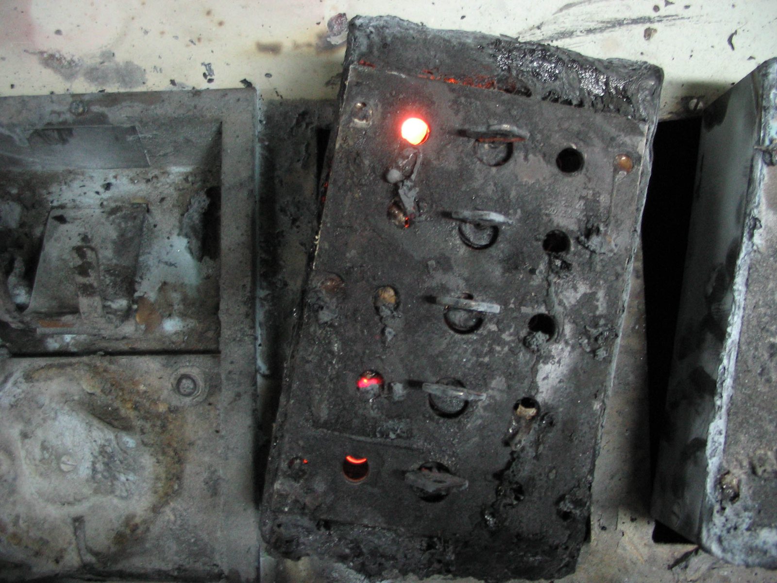 Restoration of a burnt-out DECCA ISIS control panel — project documentation