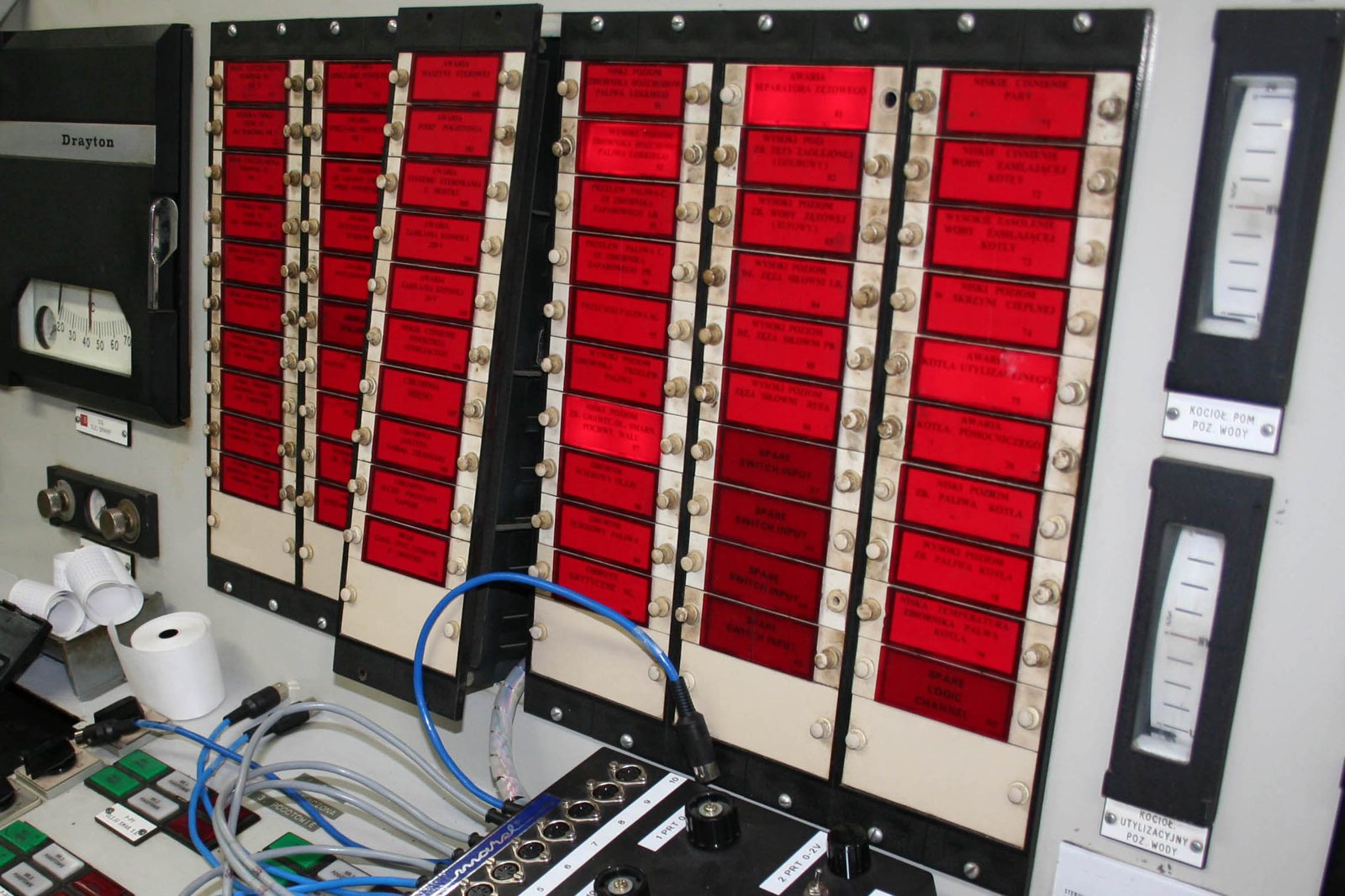 Restoration of a burnt-out DECCA ISIS control panel — project photo
